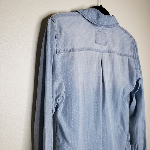 Rails| Carter Light Vintage Polka Dot Chambray - Picture 4 of 13